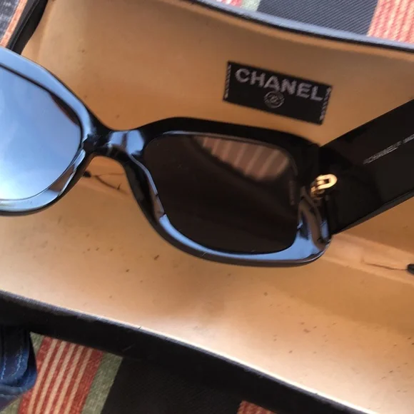 Chanel glasses scratched lens authentic see description - Picture 6 of 15